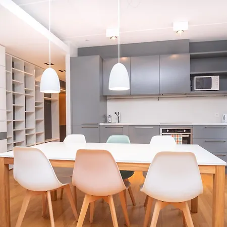 Dream - Stylish Near Old Town With Free Parking Apartment