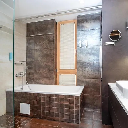 Dream - Stylish Near Old Town With Free Parking *